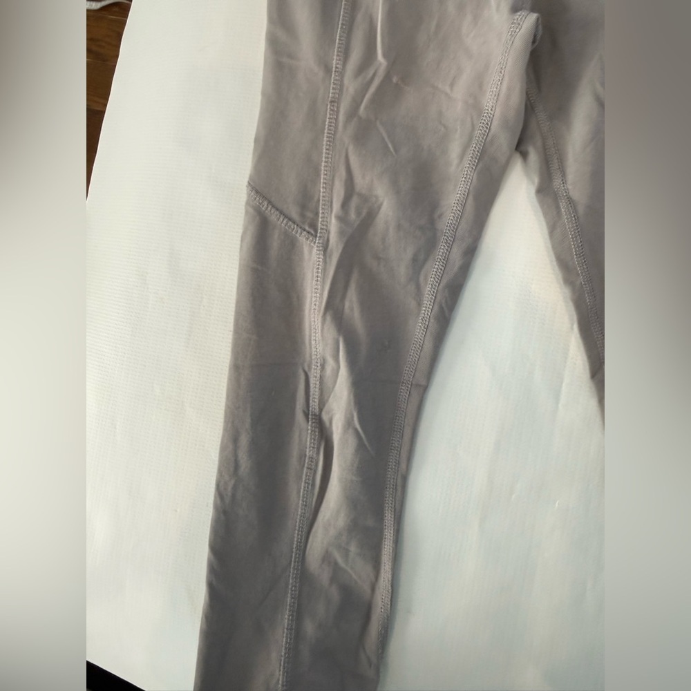 Series 8 Women's Gray Leggings - Picture 3 of 6